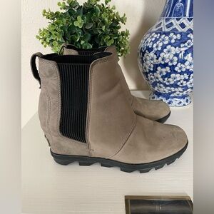 Sorel Women’s Joan Of Arctic Wedge II Chelsea Ankle Boot NL3022-052 Size 7.5